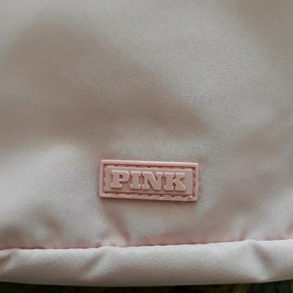 3x*Host Pick*Pink VS cute fanny pack - Picture 4 of 16